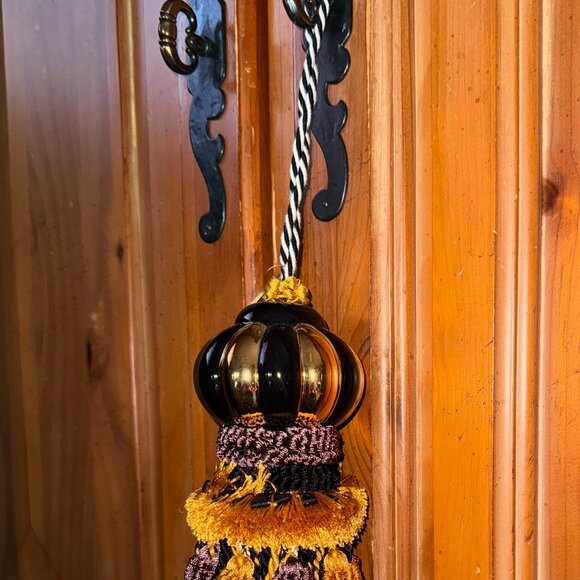 NWT!  Mackenzie-Childs Queen Bee Tassel - Picture 2 of 3